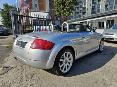 Audi TT RS Roadster 2.5 TFSI quattro (4)