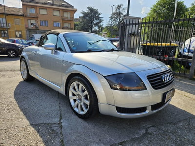 Audi TT RS Roadster 2.5 TFSI quattro (8)