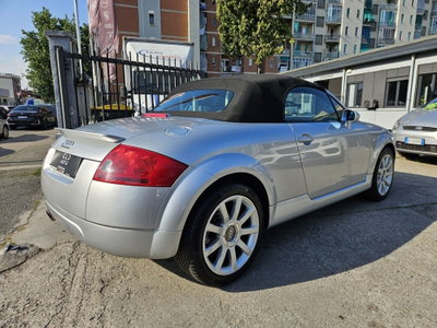 Audi TT RS Roadster 2.5 TFSI quattro (9)