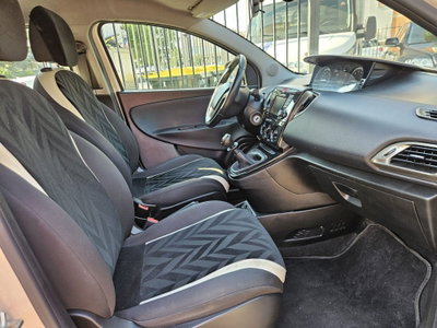 Lancia Ypsilon 1.2 69 CV 5 porte Opening Edition (11)