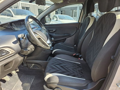 Lancia Ypsilon 1.2 69 CV 5 porte Opening Edition (7)