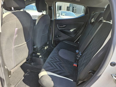 Lancia Ypsilon 1.2 69 CV 5 porte Opening Edition (8)