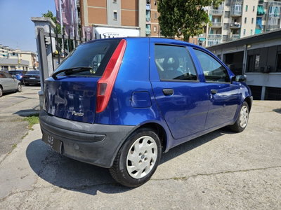 Fiat Punto 1.2i cat 5 porte ELX (4)