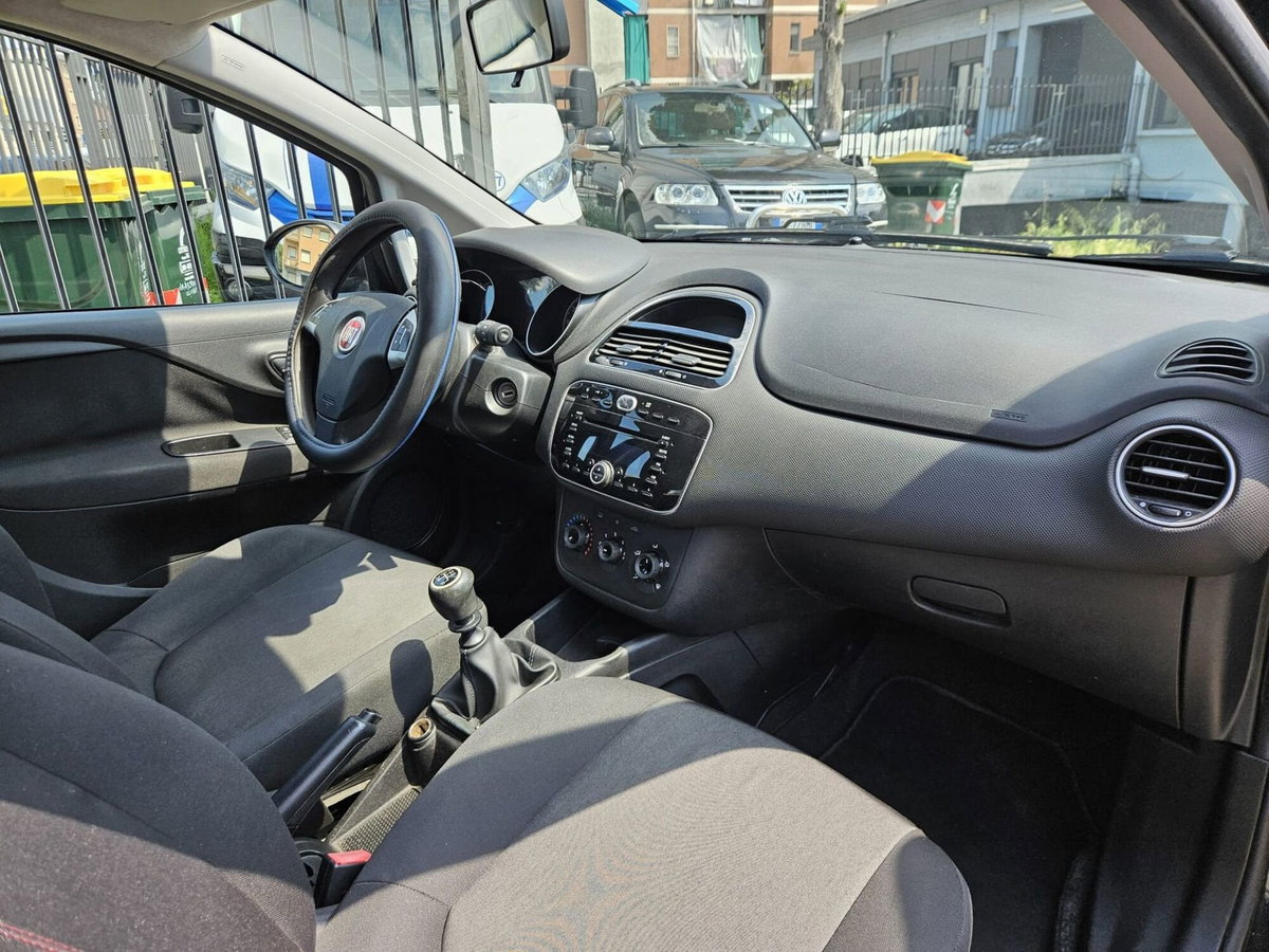 Fiat Punto 1.2 8V 5 porte Easy (8)