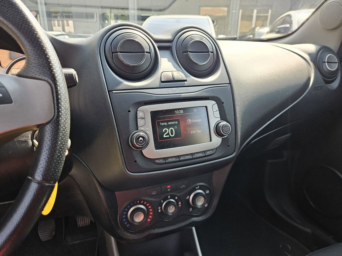 Alfa Romeo MiTo 1.3 JTDm 85 CV S&S Distinctive (13)