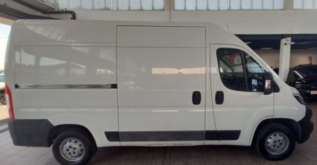 Peugeot Boxer Furgone 330 2.2 BlueHDi 120 S&S PC-TN Furgone Premium (2)