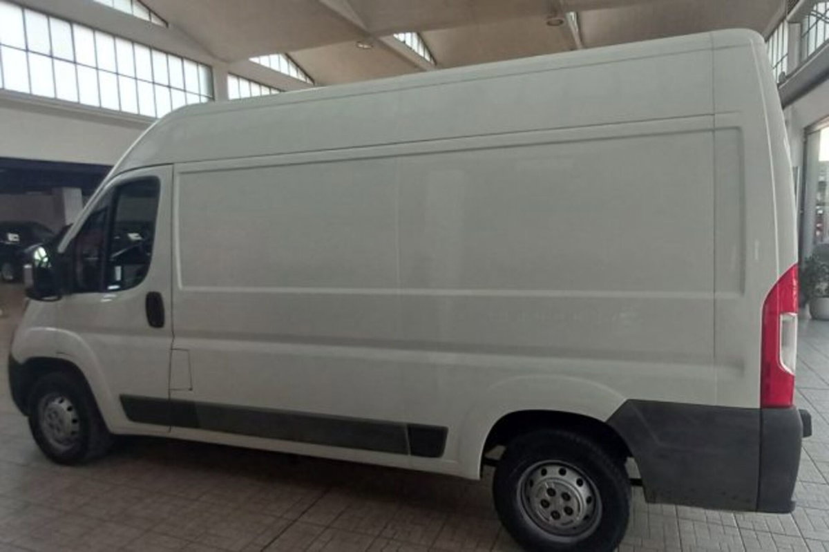 Peugeot Boxer Furgone 330 2.2 BlueHDi 120 S&S PC-TN Furgone Premium (4)