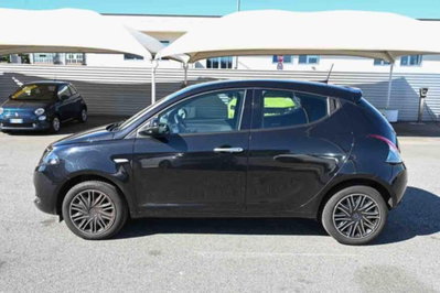 Lancia Ypsilon 1.0 FireFly 5 porte S&S Hybrid Gold Plus (19)