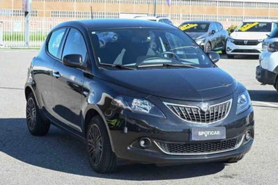 Lancia Ypsilon 1.0 FireFly 5 porte S&S Hybrid Gold Plus (2)