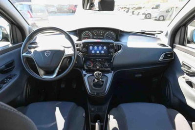 Lancia Ypsilon 1.0 FireFly 5 porte S&S Hybrid Gold Plus (7)