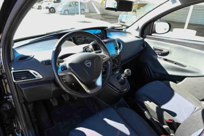 Lancia Ypsilon 1.0 FireFly 5 porte S&S Hybrid Gold Plus (8)