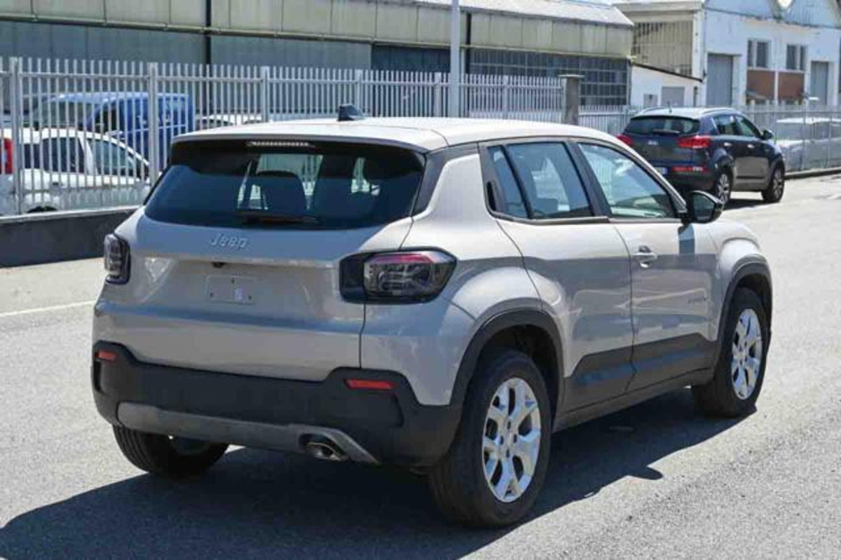 Jeep Avenger 1.2 turbo Altitude fwd 100cv (3)