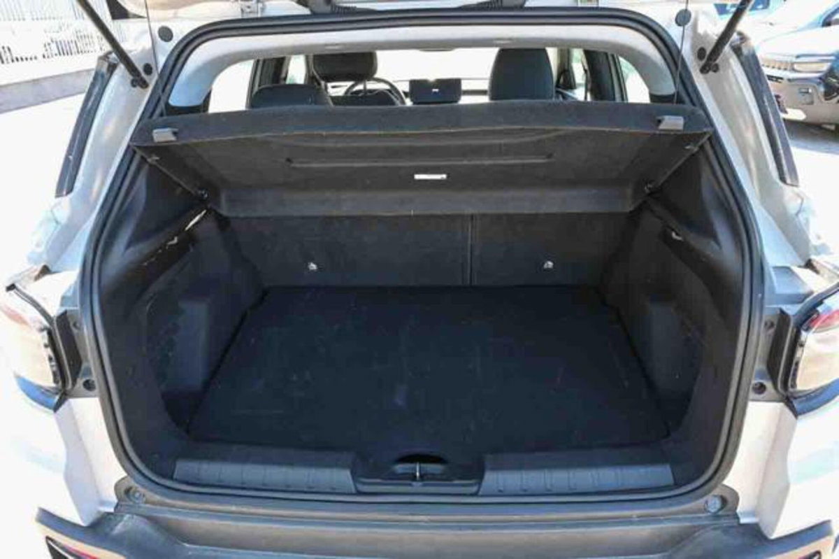 Jeep Avenger 1.2 turbo Altitude fwd 100cv (5)