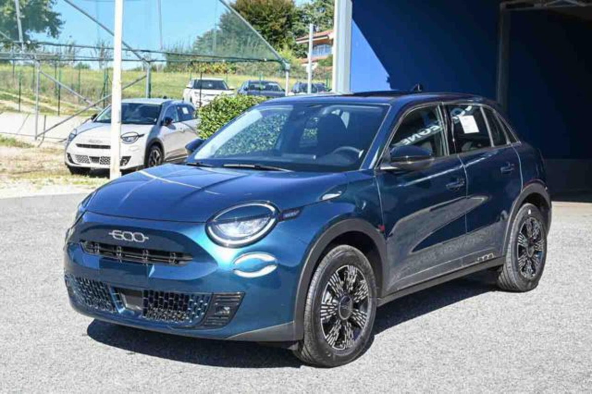 Fiat 600 1.2 hybrid 110cv auto