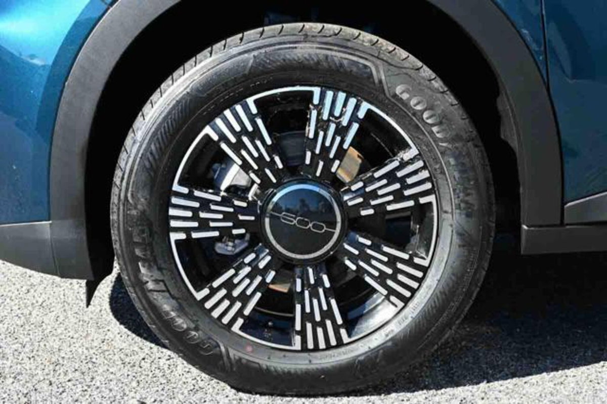 Fiat 600 1.2 hybrid 110cv auto (6)