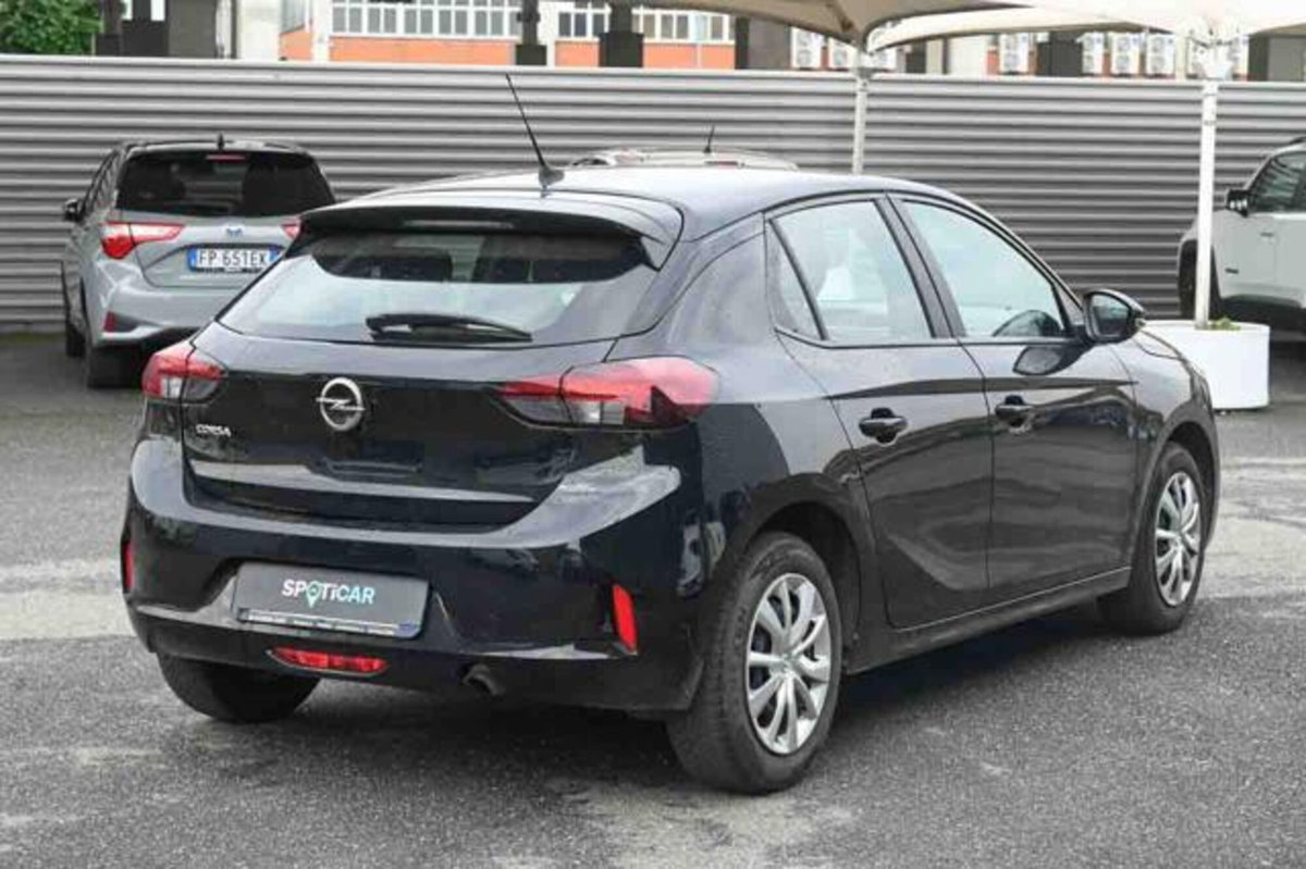 Opel Corsa 1.2 Edition (3)