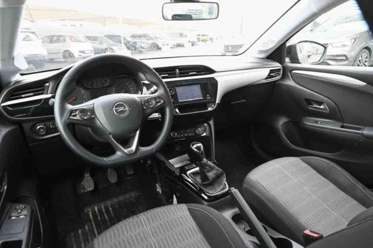 Opel Corsa 1.2 Edition (7)