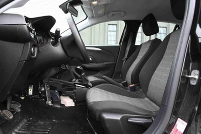 Opel Corsa 1.2 Edition (9)