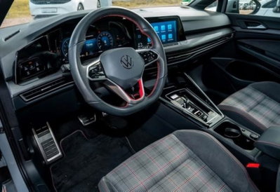 Volkswagen Golf 2.0 TSI GTI DSG (3)