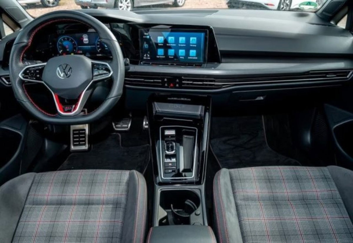 Volkswagen Golf 2.0 TSI GTI DSG (8)