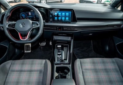 Volkswagen Golf 2.0 TSI GTI DSG (8)