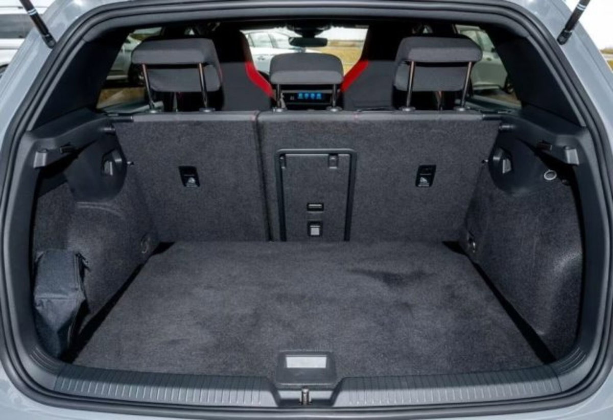 Volkswagen Golf 2.0 TSI GTI DSG (9)