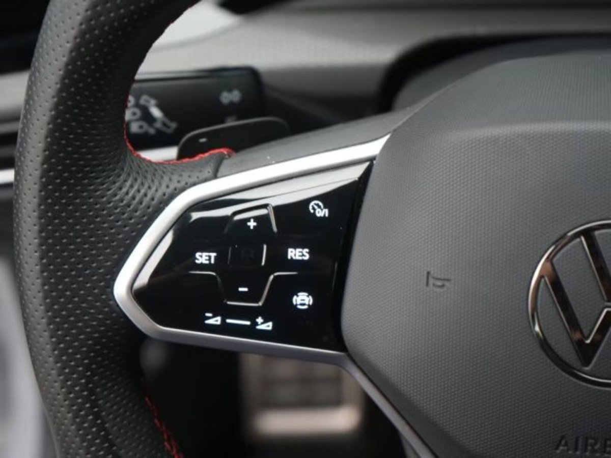Volkswagen Golf 2.0 TSI GTI DSG (6)
