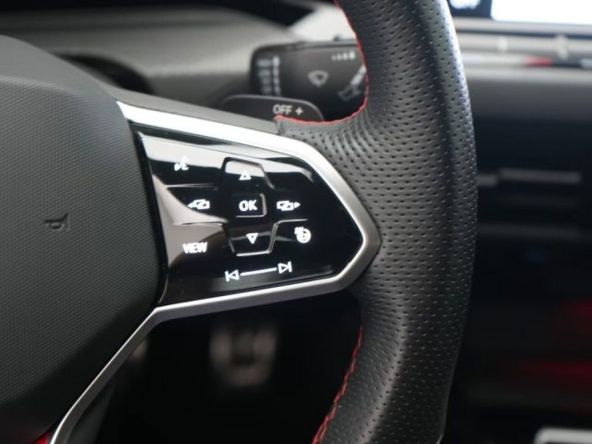 Volkswagen Golf 2.0 TSI GTI DSG (7)