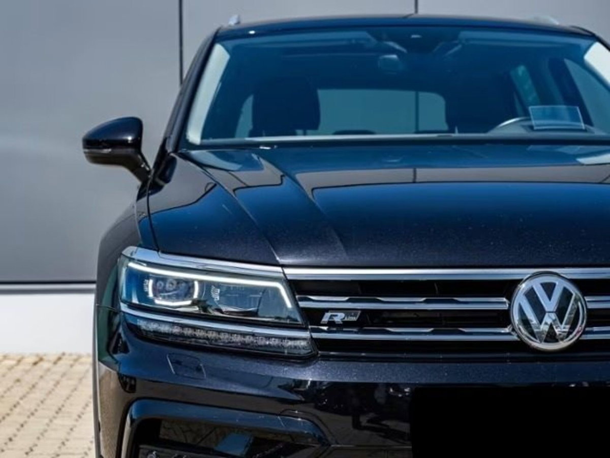 Volkswagen Tiguan 2.0 TDI 150 CV SCR DSG 4MOTION R-Line (10)