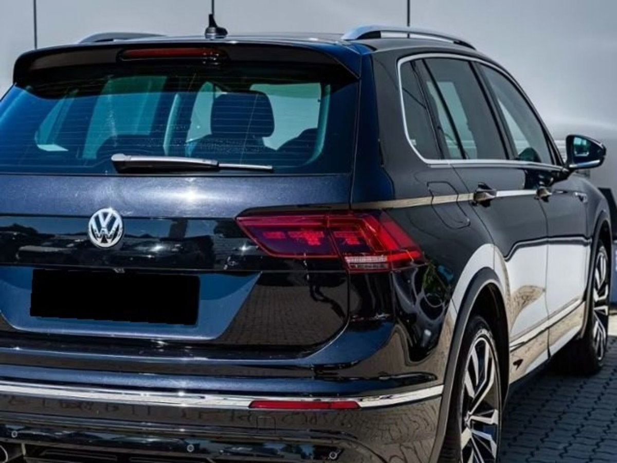 Volkswagen Tiguan 2.0 TDI 150 CV SCR DSG 4MOTION R-Line (9)