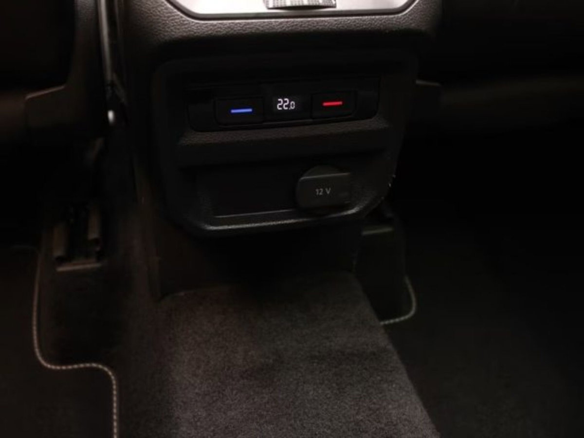 Volkswagen Tiguan 2.0 TDI 150 CV SCR DSG 4MOTION R-Line (17)