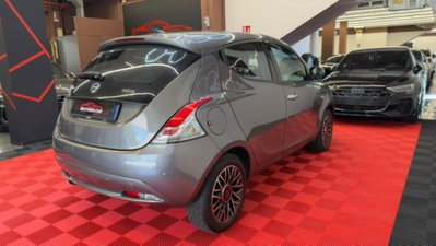 Lancia Ypsilon 1.0 FireFly 5 porte S&S Hybrid Alberta Ferretti (7)