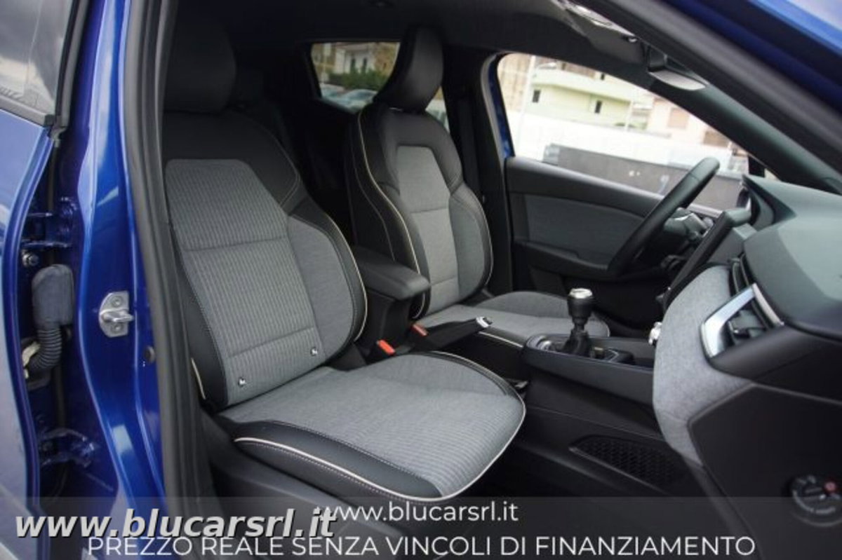 Renault Clio 1.0 tce Techno 90cv (12)