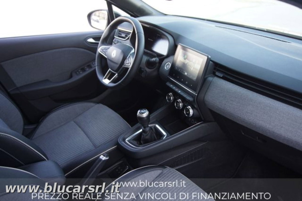 Renault Clio 1.0 tce Techno 90cv (10)