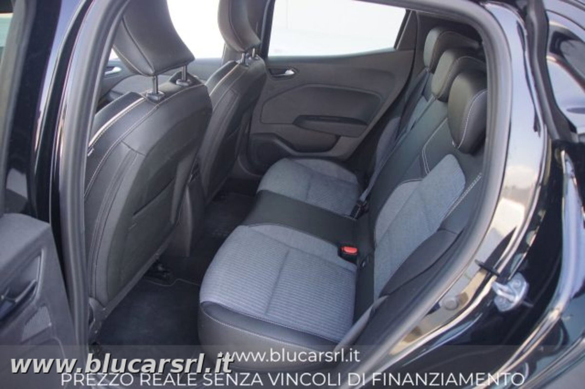 Renault Clio 1.0 tce Techno 90cv (12)