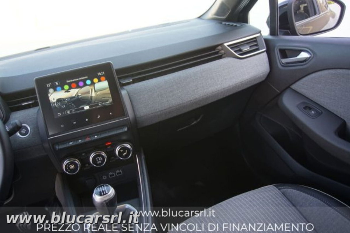 Renault Clio 1.0 tce Techno 90cv (9)