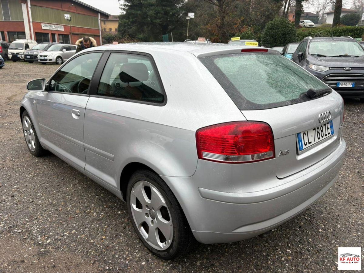 Audi A3 2.0 16V TDI Attraction (2)