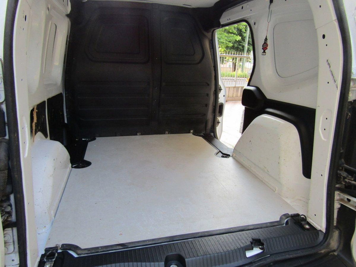 Renault Kangoo 1.5 dCi 90CV 5 porte Life (13)
