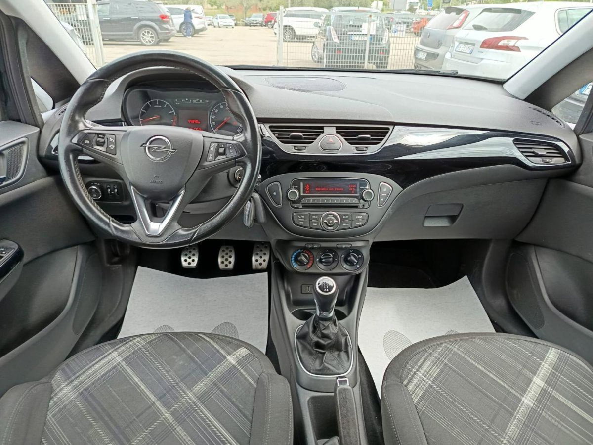 Opel Corsa 1.2 5 porte n-Joy (16)