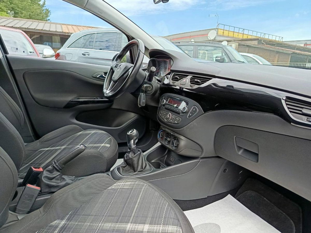 Opel Corsa 1.2 5 porte n-Joy (20)