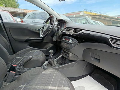 Opel Corsa 1.2 5 porte n-Joy (20)