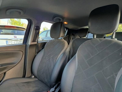 Lancia Ypsilon 1.2 69 CV 5 porte GPL Ecochic Alberta Ferretti (10)