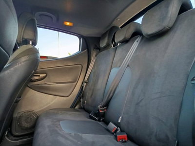 Lancia Ypsilon 1.2 69 CV 5 porte GPL Ecochic Alberta Ferretti (16)