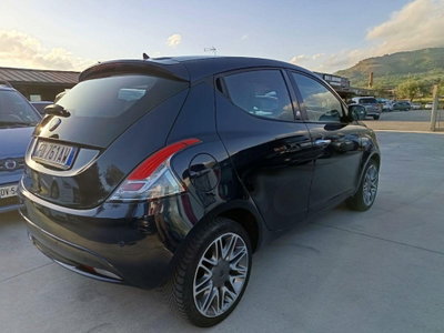 Lancia Ypsilon 1.2 69 CV 5 porte GPL Ecochic Alberta Ferretti (4)