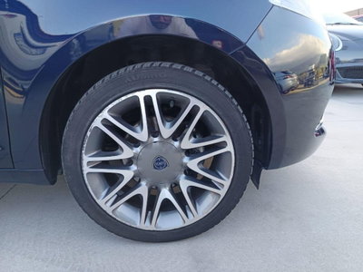 Lancia Ypsilon 1.2 69 CV 5 porte GPL Ecochic Alberta Ferretti (7)