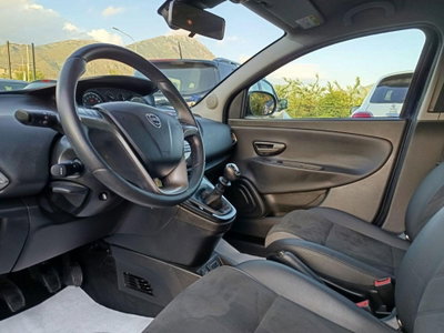 Lancia Ypsilon 1.2 69 CV 5 porte GPL Ecochic Alberta Ferretti (8)