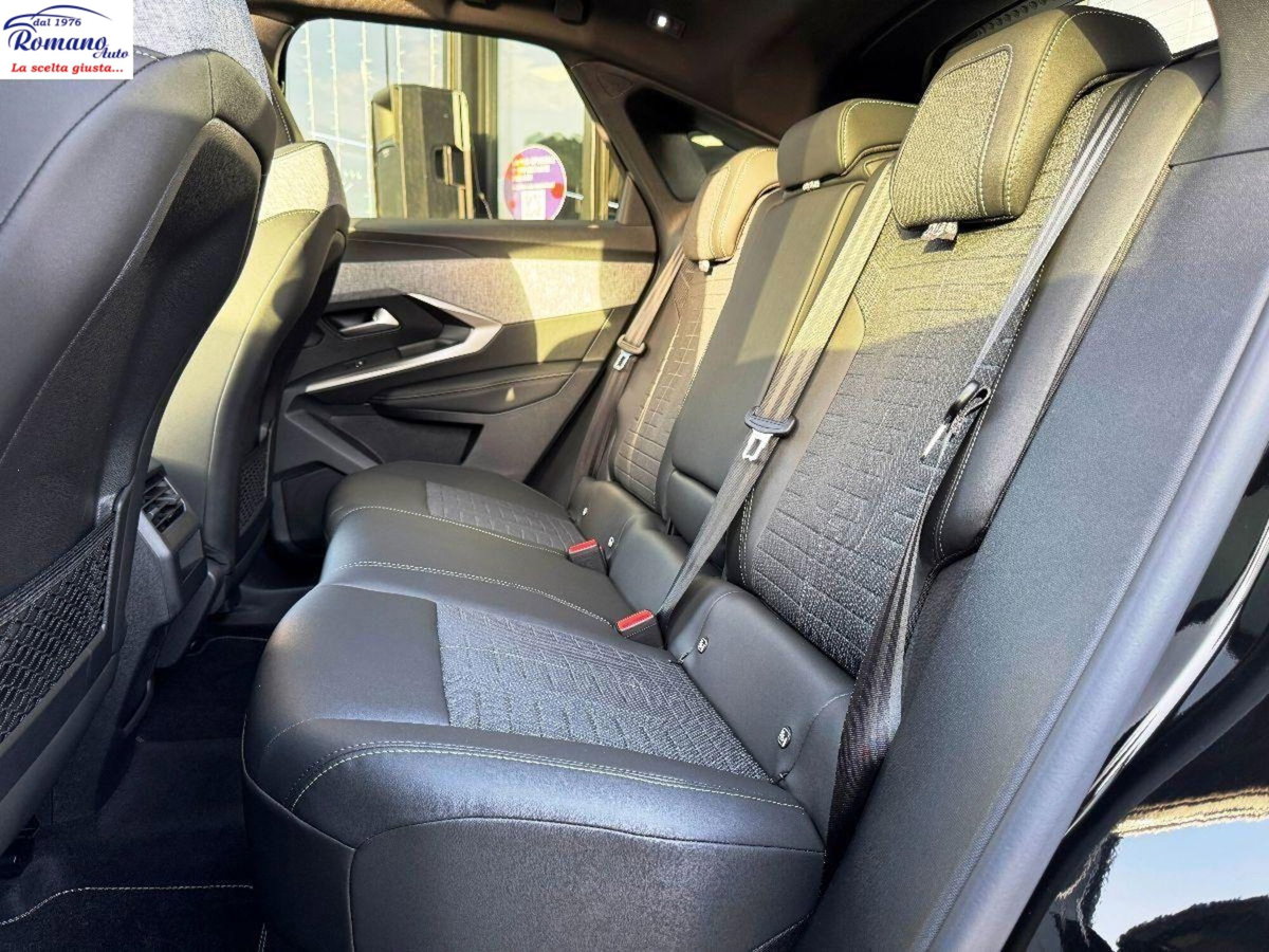 Peugeot 3008 1.2 hybrid GT Exclusive 145cv e-dcs6 (8)
