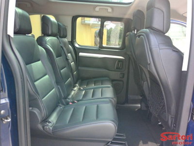 Peugeot Traveller BlueHDi 150 S&S Compact Allure (9)