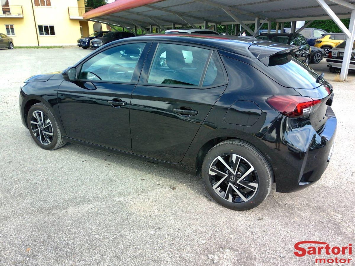 Opel Corsa 1.2 GS s&s 75cv (4)