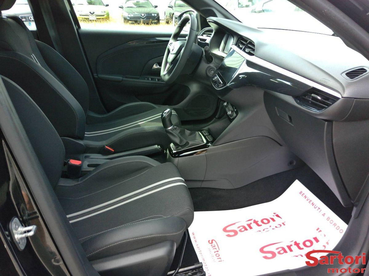 Opel Corsa 1.2 GS s&s 75cv (8)